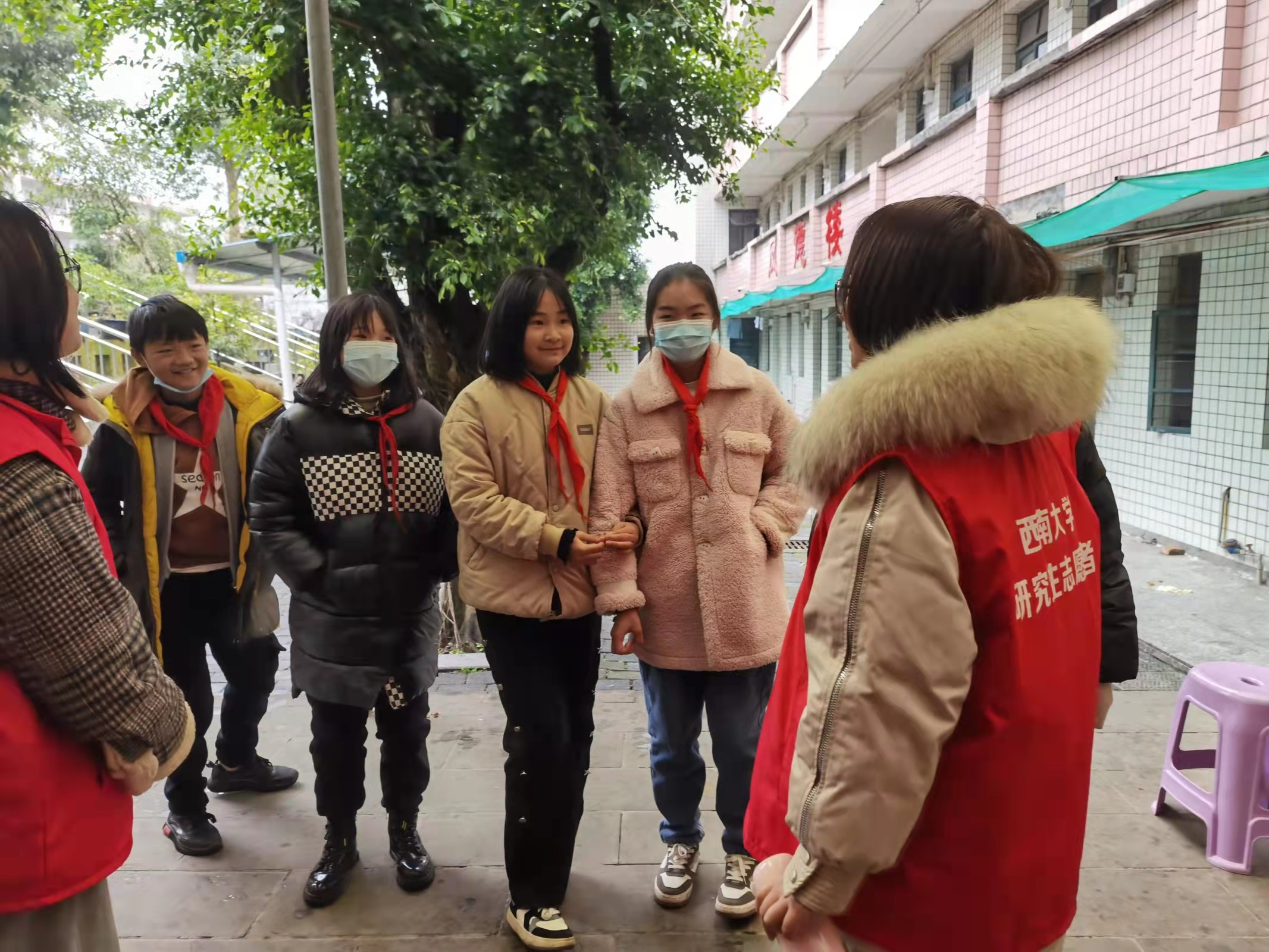 图5.2 学生采访.jpg